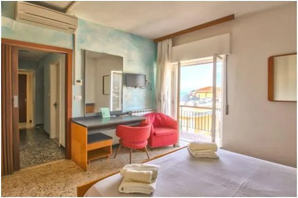 Hotel Minerva Pietra Ligure 2*,  Italie