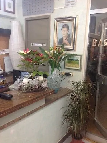 Hotel Minerva بيترا ليغوري