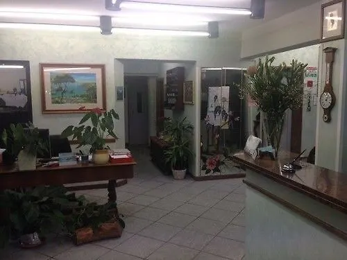 Hotel Minerva بيترا ليغوري